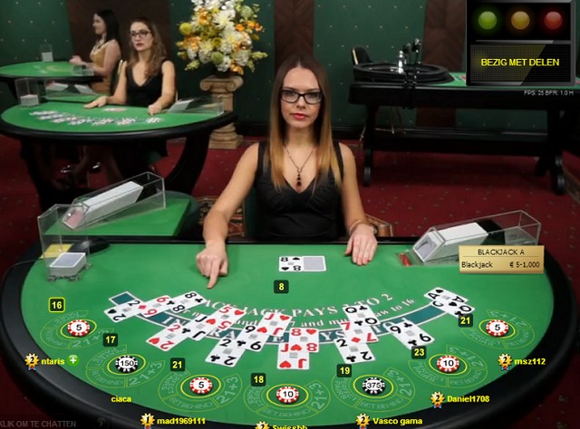 blackjack-live-girl-dealer
